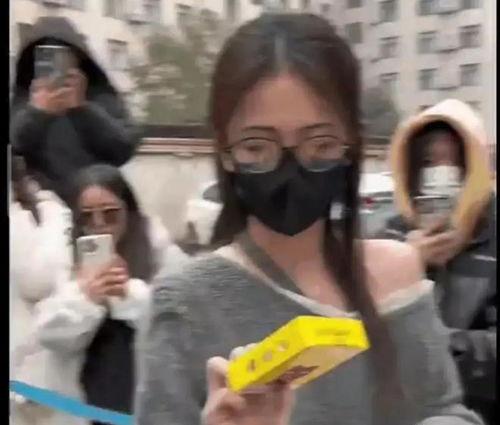 爆料吃瓜真人图片,吃瓜群众捕捉到的真人瞬间