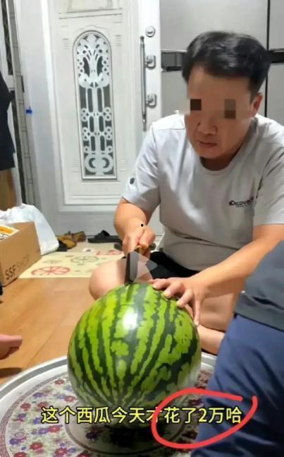 爆料博主吃瓜,娱乐圈幕后真相大曝光！