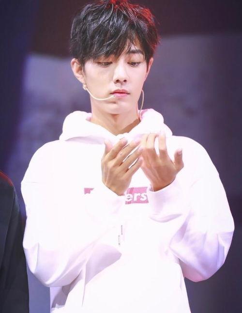 肖战吃瓜爆料,揭秘娱乐圈背后的惊人真相