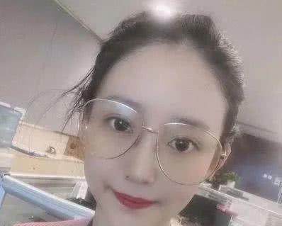 近期热门美妆吃瓜事件,揭秘近期热门吃瓜事件背后的真相